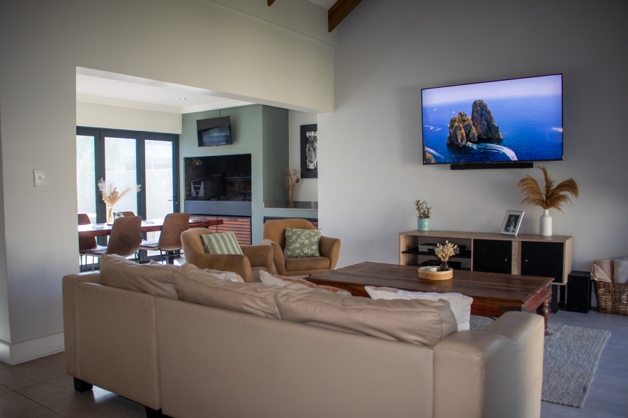 3 Bedroom Property for Sale in Aan de Wijnlanden Western Cape